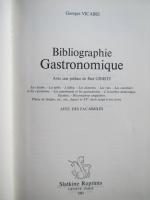 Bibliographie Gastronomique. Avec une préface de Paul GINISTY. La cuisine. - La table. - L'office. - Les aliments. - Les vins. - Les cuisiniers et les cuisiniéres. - Les gourmands et les gastronomes. - L'économie domestique. Facéties. - Dissertations singuliéres. Piéces de théatre, etc., etc., depuis le Xve siécle jusqu'  nos jours. Avec des Fac-similés. Genéve-Paris, Stalkine Reprints, 1983. * Mit Buchschmuck. * XVIII, 971 S., 1 Bl. Goldillustr. Orig.-Kunstleder. mit Goldpr. und goldgepr. farb. RSchild.