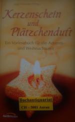 Kerzenschein und Plätzchenduft