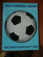 Fussballweltmeisterschaft 1966. Die Bilder sind nicht eingeklebt!!