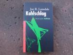 Kahlschlag. "Sunset and Sawdust". Aus dem amerikanischen Englisch von Katrin Mrugalla. Mit einem Vorwort von Tobias Gohlis. Umschlaggestaltung von Angelika Richter. Buchherstellung von Thomas Pradel. (= Reihe: Büchergilde KultKrimis. Herausgegeben von Tobias Gohlis).