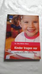 Kinder tragen vor