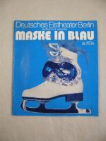 Deutsches Eistheater Berlin. Maske in blau auf Eis