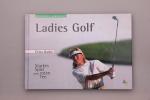 LADIES GOLF. Starkes Spiel vom roten Tee