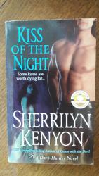 Kiss of the Night (A Dark Hunter Novel)