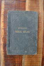 Stielers Schul-Atlas. Vollständige neu bearbeitet von Dr. Hermann Berghaus. 64.Auflage. 33 kolorierte Karten in Kupferstich.