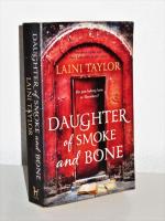 Laini Taylor: Daughter of Smoke and Bone Laini Taylor: Daughter of Smoke and Bone