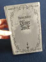 Charles Dickens: Oliver Twist Charles Dickens: Oliver Twist