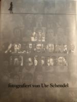 Die Schauspieler im Spiegel - Mit 94 Porträtfotos. Hrg. von den staatlichen Schauspielbühnen Berlin zur Eröffnung der Spielzeit 1985/86.