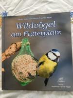 Wildvögel am Futterplatz