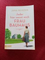Jana Revedin: Jeder hier nennt mich Frau Jana Revedin: Jeder hier nennt mich Frau