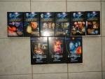 9x VHS Video - 5x Babylon 5 Crusade Vol. 1.01-1.06 - Kriegsgebiet / Der lange Weg * Der Quell der Ewigkeit / Befehle aus dem Grab * Der Pfad der Sorgen / Nach eigenen Regeln * Dureenas Geheimnis / Erscheinungsbilder * Der Friedhof der Schiffe / Praxis 9 * Die Warnung des Magiers / Die Verschwörer / Die Entscheidung *** 3x Spacecenter Babylon 5 - Das Tor zur 3. Dimension / Der Fluss der Seelen / Waffenbrüder