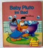 Baby Pluto im Bad