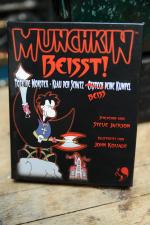 MUNCHKIN BEISST ! Beiss Deine Kumpel Kartenspiel von Pegasus. Komplett.