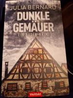 Julia Bernard: Dunkle Gemäuer