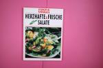 HERZHAFTE & FRISCHE SALATE.