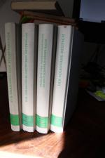 1. Der Volksname Deutsch; 2. Probleme der Namenforschung im deutschsprachigen Raum; 3. Zur germanische-deutschen Heldensage; 4. Zur germanischen Stammeskunde