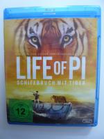 Life of Pi, Schiffbruch mit Tiger