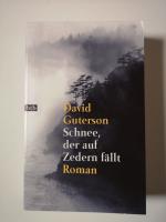 David Guterson: Schnee, der auf Zedern f