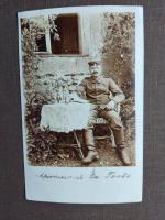 AK : Ansichtskarte - Militaria - Erinnerungsfoto an einen Soldaten