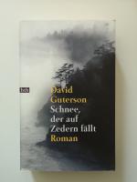 David Guterson: Schnee, der auf Zedern f