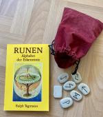 Ralph Tegtmeier: Runen. Alphabet der Erk