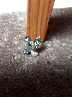 Kleine Steinfigur Katze
