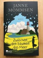 Janne Mommsen: Zwischen den Bäumen das M Janne Mommsen: Zwischen den Bäumen das M