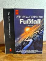 Niven, Larry und Jerry Pournelle: Fußfal Niven, Larry und Jerry Pournelle: Fußfal