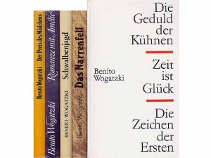 gebrauchtes Buch – Benito Wogatzki – Konvolut "Benito Wogatzki". 5 Titel. 1.) Romanze mit Amélie, 1. Auflage/1977 2.) Schwalbenjagd, 2. Auflage/1986 3.) Das Narrenfell, 2. Auflage/1983 4.) Die Geduld der Kühnen, Zeit ist Glück, Die Zeichen der Ersten 5.) Der Preis des Mädchens, Der Schmied und seine Frau, Christine, Ein Tag und eine Nacht, Zement und Karfunkel