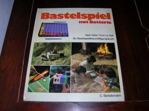 Bastelspiel mit Batterie. - Ein Bastelspielbeschäftigungsbuch