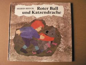 Roter Ball und Katzendrache