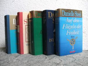 6 X Danielle Steel - Vertauschtes Glück + Töchter der Sehnsucht + Nur einmal im Leben + Juwelen + Nichts ist stärker als die Liebe+ Auf den Flügeln der […]