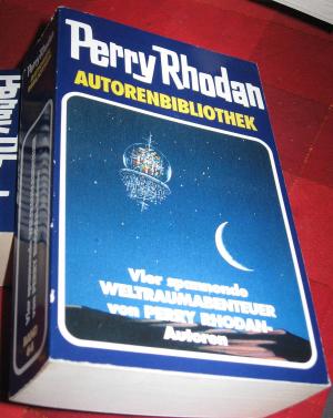 Perry Rhodan Autorenbibliothek 64 - 4 spannende Romane in einem Band: 1. Der kosmische Bote ; 2. Muru, der Unbezähmbare ; 3. Traumschiff der Sterne ; 4. Atlans Mörder