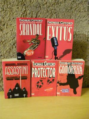 5 X Thomas Gifford - Assassini - Der Vatikan-Thriller, Scandal, Protector, Exitus, Gomorrha