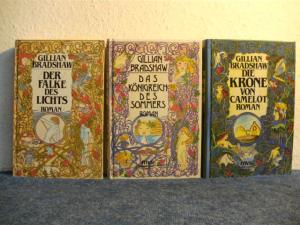 gebrauchtes Buch – Gillian Bradshaw – 3 X Die Artus-Triologie - Die Krone von Camelot + Der Falke des Lichts + Das Königreich des Sommers