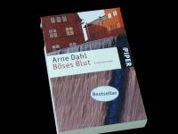 gebrauchtes Buch – Arne Dahl – Böses Blut. (Tb)