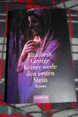 gebrauchtes Buch – Elizabeth George – Keiner werfe den ersten Stein