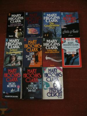 25 x Mary Higgins Clark