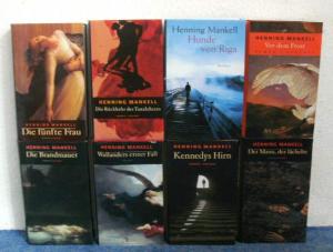 8 X Henning Mankell - Wallanders erster Fall + Die fünfte Frau + Hunde von Riga + Kennedys Hirn + Die Brandmauer + Der Mann, der lächelte + Die Rückkehr […]