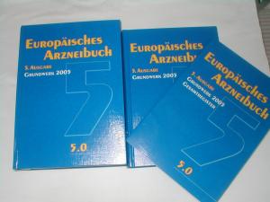 Europäisches Arzneibuch. Amtliche deutsche Ausgabe. 5. Ausgabe 2005, Grundwerk 5.0. Band 1 (Allgemeiner Teil Monographiegruppen) und Band 2 (Monographien […]