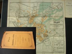 Holzhauer, C. Plan von Brandenburg a. d. Havel. Mit alphabetischem Strassen-Verzeichniss. Ohne Ort, Paul Kahle, 1895. 18,1 x 11,2 cm. * Mit 1 farb. Plan […]