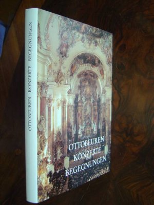 Ottobeuren - Konzerte - Begegnungen., Mit einem Vorwort von Reinald Scheule, Geschäftsführer der Eugen-Jochum-Gesellschaft. Mit vielen Fachbeiträgen. Reich illustriert mit dokumentarischen Schwarzweissabbildungen im Text und auf Tafeln sowie 10 Abbildungen auf 8 Farbtafeln. Mit einem auf Vortitel montierten, handschriftlich von Reinald Scheule signierten Widmungsblatt.