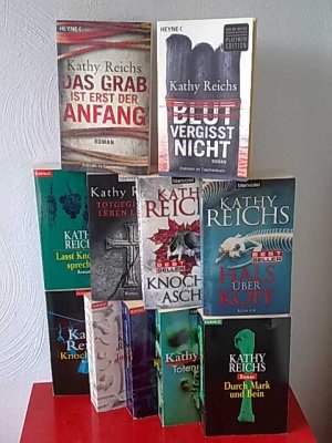 11 X Kathy Reichs - Blut vergisst nicht + Totenmontag + Das Grab ist erst der Anfang + Lasst Knochen sprechen + Tote lügen nicht + Durch Mark und Bein […]