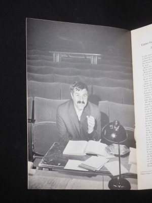 antiquarisches Buch – Herausgegeben von der Intendanz – Programmheft 174 Schiller-Theater Berlin 1965/66. Uraufführung DIE PLEBEJER PROBEN DEN AUFSTAND - EIN DEUTSCHES TRAUERSPIEL von Günter Grass. Insz.: Hansjörg Utzerath, Bühnenbild/ Kostüme: H. W. Lenneweit, techn. Ltg.: Leo Skodik. Mit Rolf Henniger, Friedrich W. Bauschulte, Gisela Mattishent, Dieter Ranspach, Gisela Stein, Stefan Wigger, Klaus Miedel, Kurt Buecheler