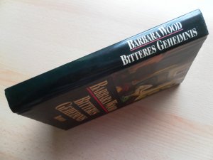 gebrauchtes Buch – Barbara Wood – Bitteres Geheimnis