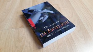 gebrauchtes Buch – Smith, Lisa J – Tagebuch eines Vampirs - Im Zwielicht - Band 1