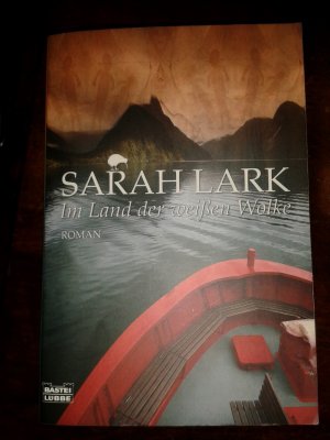 gebrauchtes Buch – Sarah Lark – Im Land der weißen Wolke