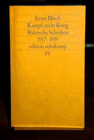Kampf, nicht Krieg. Politische Schriften 1917 - 1919. Herausgegeben von Martin Korol. (= Edition Suhrkamp 1167). (ISBN 9783897358928)