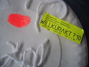 WILLKÜRAKT ? 10 limited: 144 stk. Plastikteller / Plastikbesteck /Plastik-Nudeln / Plastiktüte