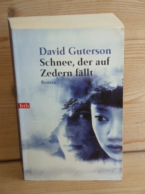 gebrauchtes Buch – David Guterson – "Schnee, der auf Zedern fällt" roman